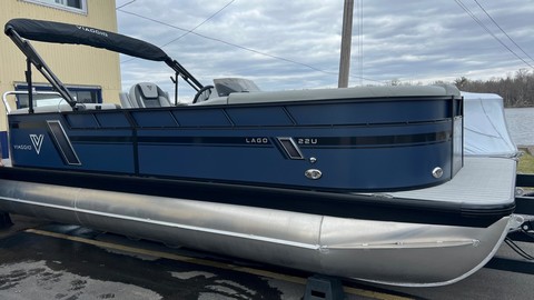 60 x 16 tri-toon passenger vessel