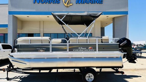 Sun Tracker Party Barge 18 DLX