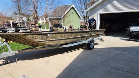 Lund Boats Predator 2070