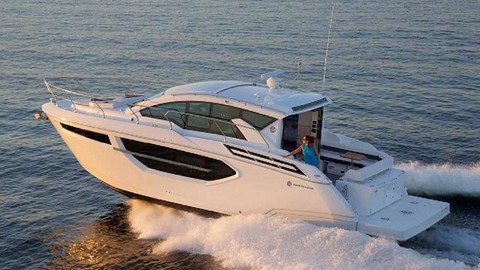 Cruisers Yachts 42 Cantius