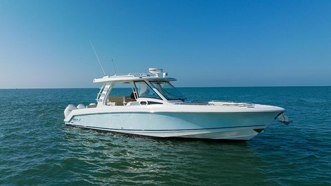 Boston Whaler 350 Realm