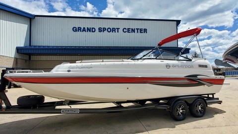 Splendor 240 cuddy cabin