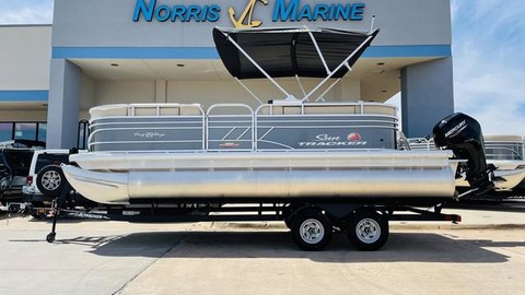 Sun Tracker Party Barge 20 DLX