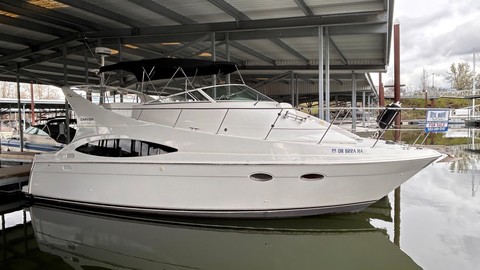Carver 36 Mariner