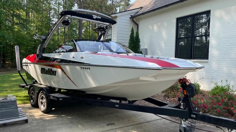 Malibu Wakesetter 21 MLX