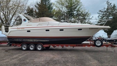 Cruisers yachts 3375 express