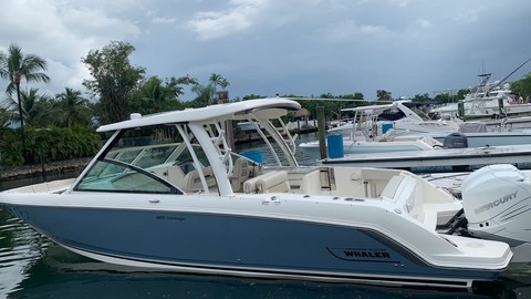 Boston Whaler 320 Vantage