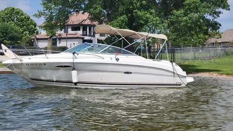 Sea ray 225 weekender
