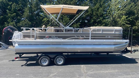 Sun Tracker SportFish 22 DLX
