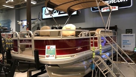 Sun Tracker Bass Buggy 18 DLX