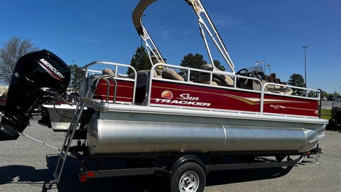 Sun Tracker Bass Buggy 18 DLX