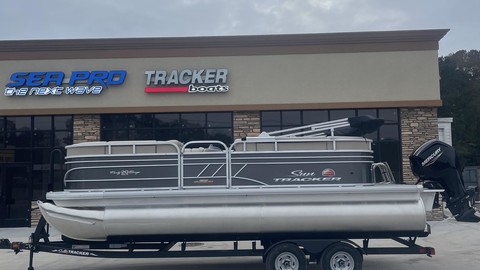 Sun Tracker Party Barge 20 DLX