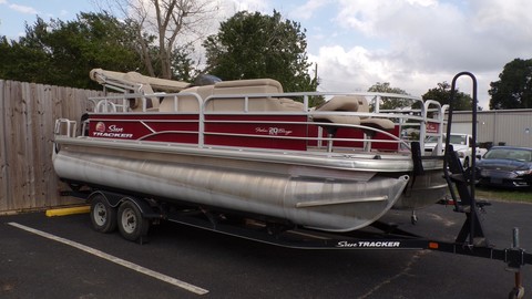 Sun Tracker Fishin Barge 20 DLX