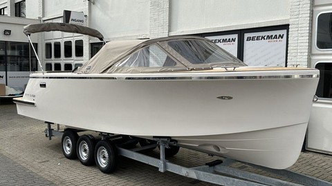 Hatteras 80 Motor Yacht