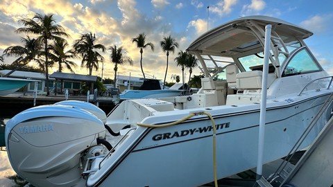 Grady-White Express 330