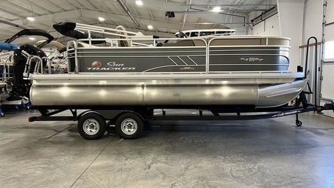 Sun Tracker Party Barge 20 DLX