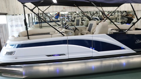 60 x 16 tri-toon passenger vessel