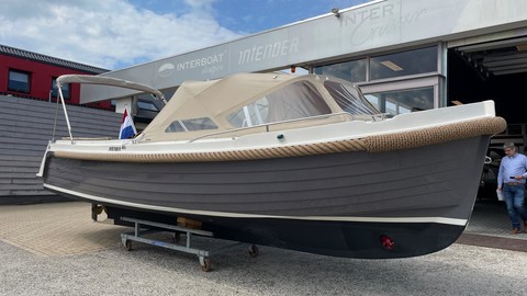 Interboat intender 820