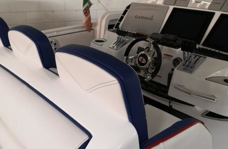 Cigarette 42 Huntress