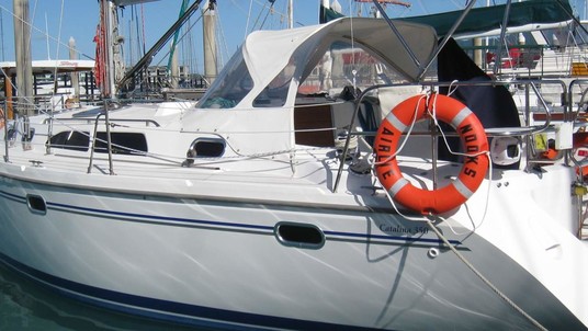 Catalina 350