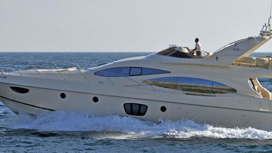Azimut 68 Fly