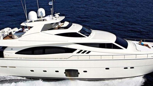 Ferretti 881