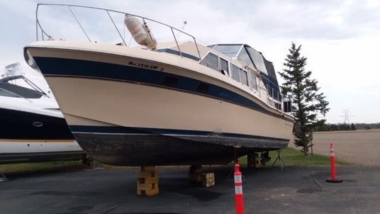 Chris-Craft Catalina 381