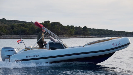 Ris Marine Exclusive 650