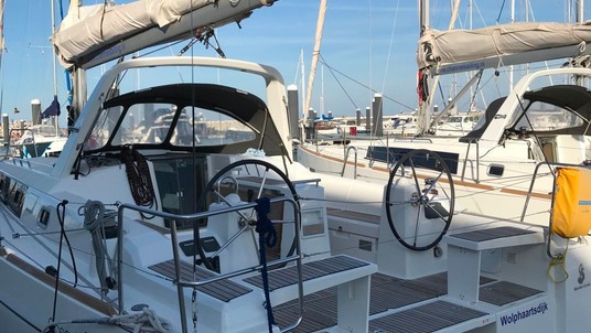 Beneteau Oceanis 38