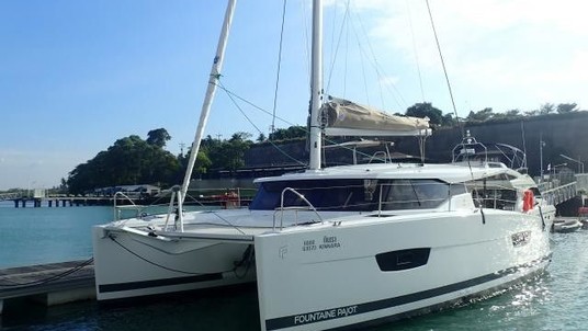 Fountaine Pajot Lucia 40