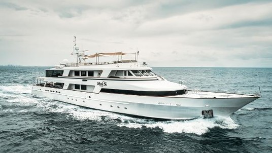 Benetti 151