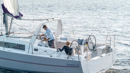 Beneteau Oceanis 38