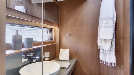 Beneteau Oceanis Yacht 62