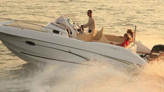 Beneteau Flyer 750 Sun Deck