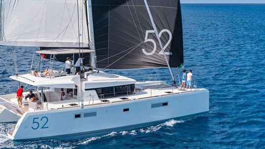 Lagoon 52