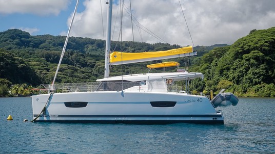 Fountaine Pajot Lucia 40