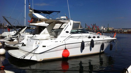 Sea Ray 370