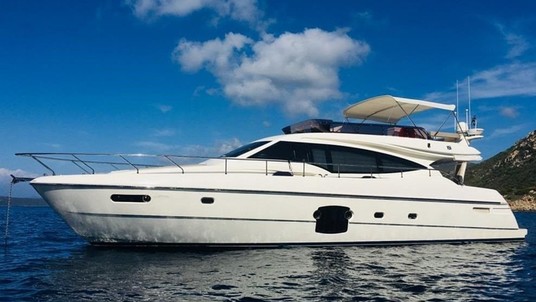 Ferretti 592