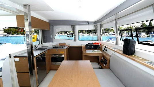 Excess 12 - 4 + 1 + 1 cab.