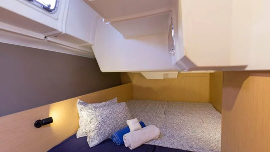 Beneteau Oceanis 38.1