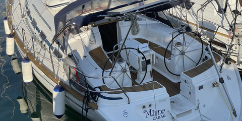 Bavaria 44