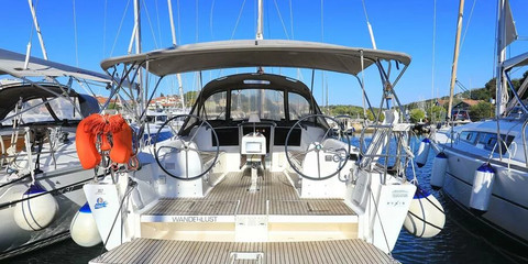 Dufour 382