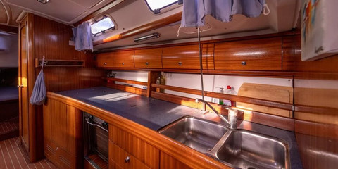 Bavaria 44