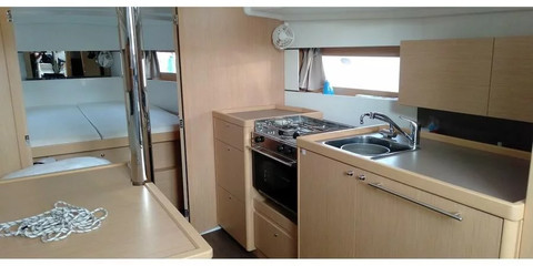 Beneteau Oceanis 38.1
