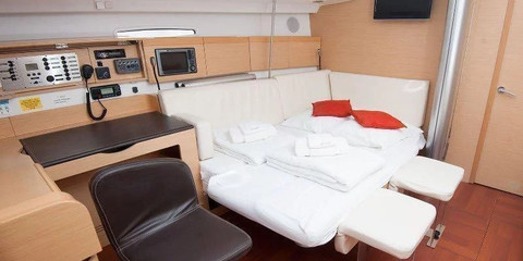 Beneteau First 45