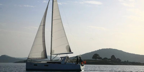 Beneteau Oceanis 38