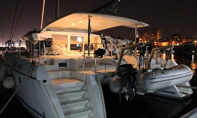 Lagoon 421