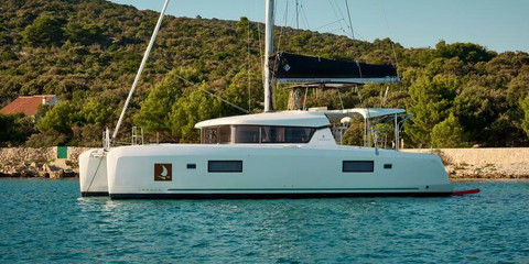 Lagoon 42