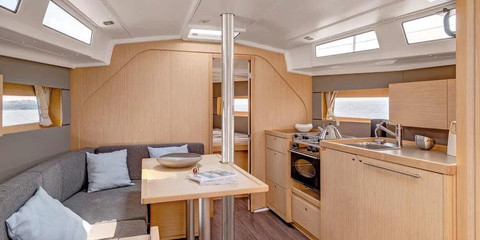 Beneteau Oceanis 38.1