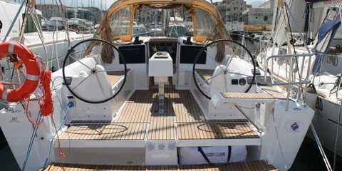 Dufour 382